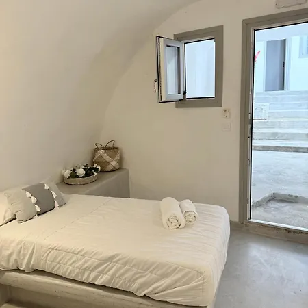 Palse Living Fira (Santorini)